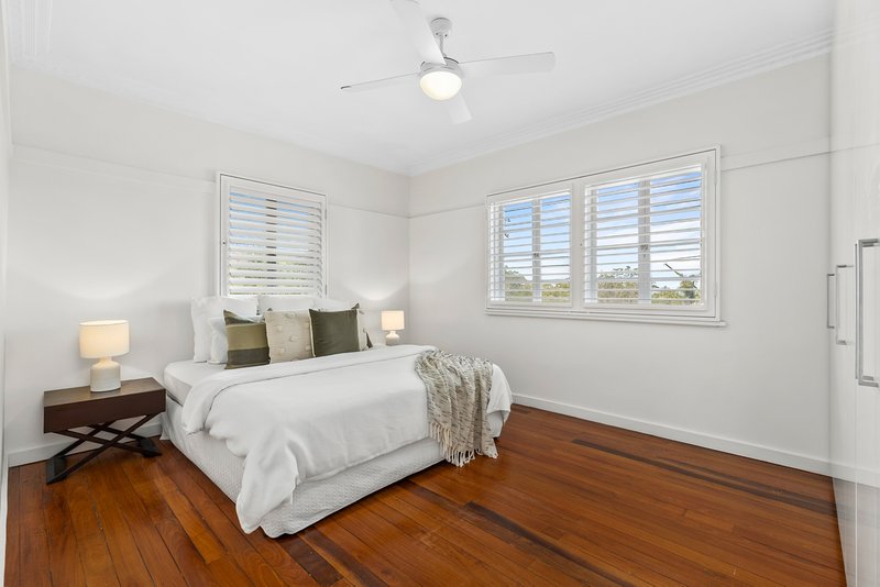 Photo - 14 Phalerum Avenue, Seven Hills QLD 4170 - Image 9