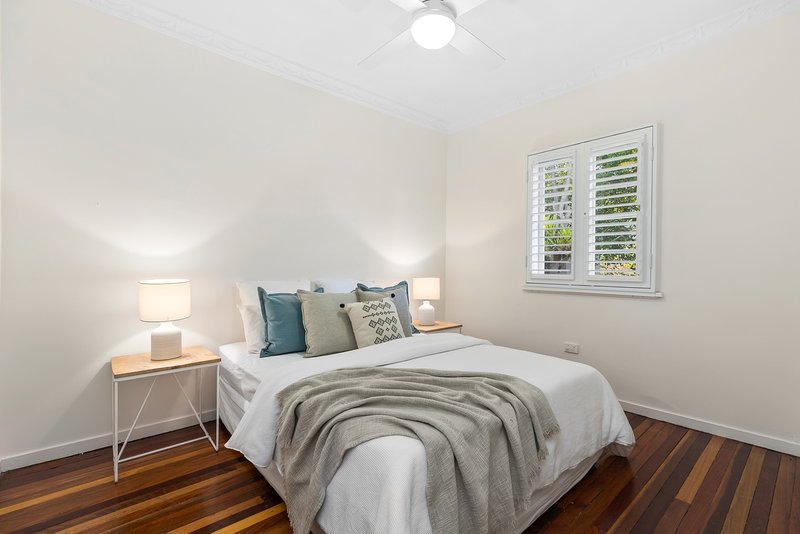 Photo - 14 Phalerum Avenue, Seven Hills QLD 4170 - Image 10