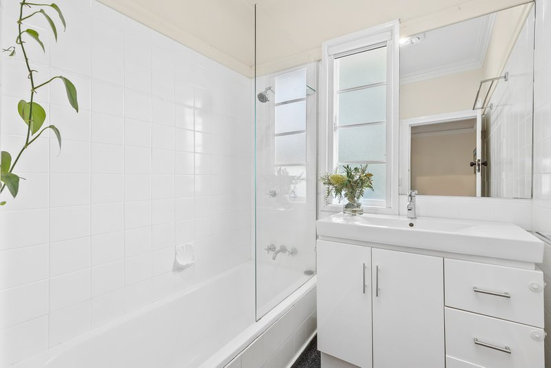 Photo - 14 Phalerum Avenue, Seven Hills QLD 4170 - Image 12