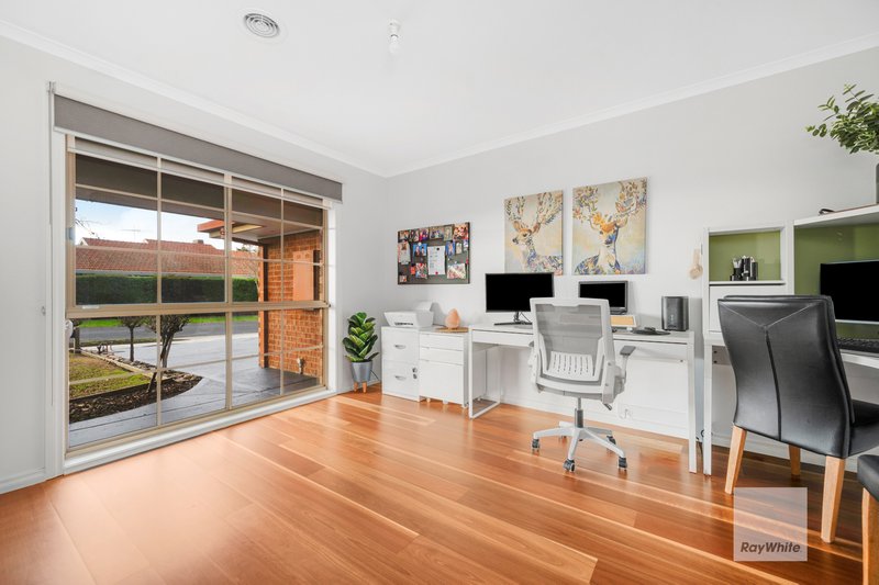 Photo - 14 Piccadilly Court, Greenvale VIC 3059 - Image 9