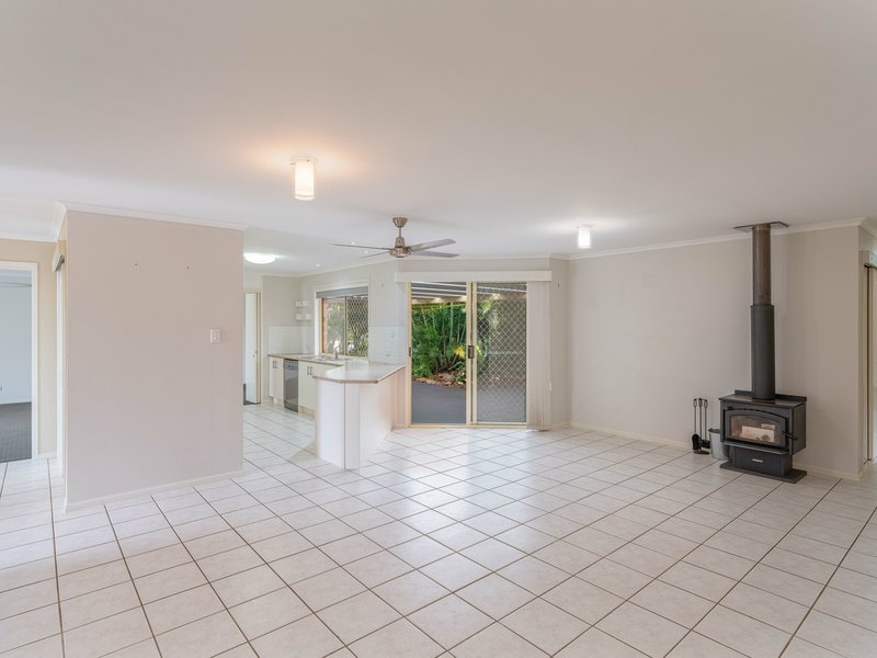 Photo - 14 Piccadilly Dr , Southside QLD 4570 - Image 5