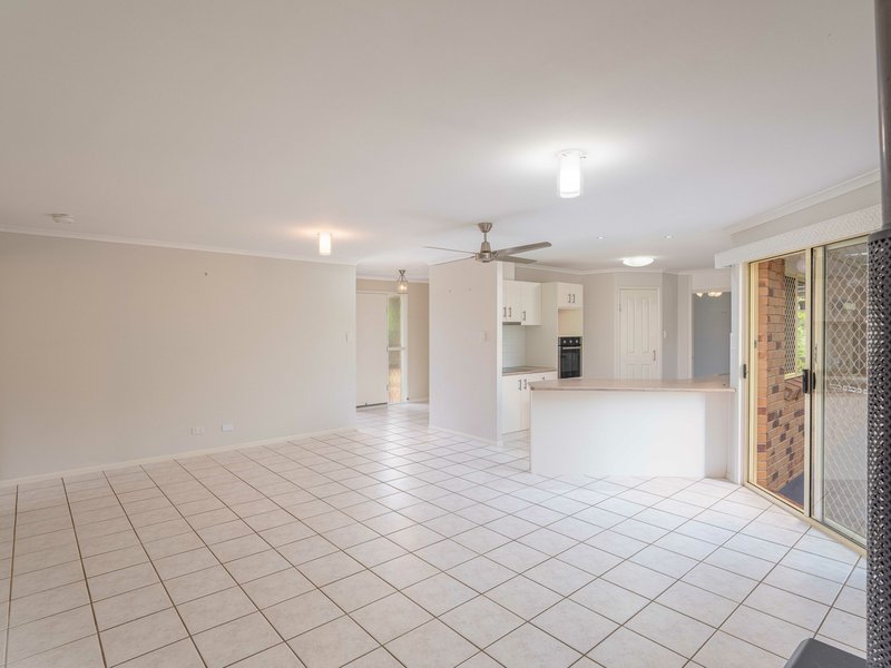 Photo - 14 Piccadilly Dr , Southside QLD 4570 - Image 6