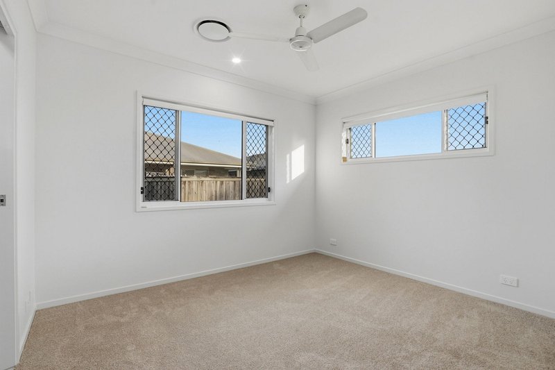 Photo - 14 Pickering Place, Upper Caboolture QLD 4510 - Image 2