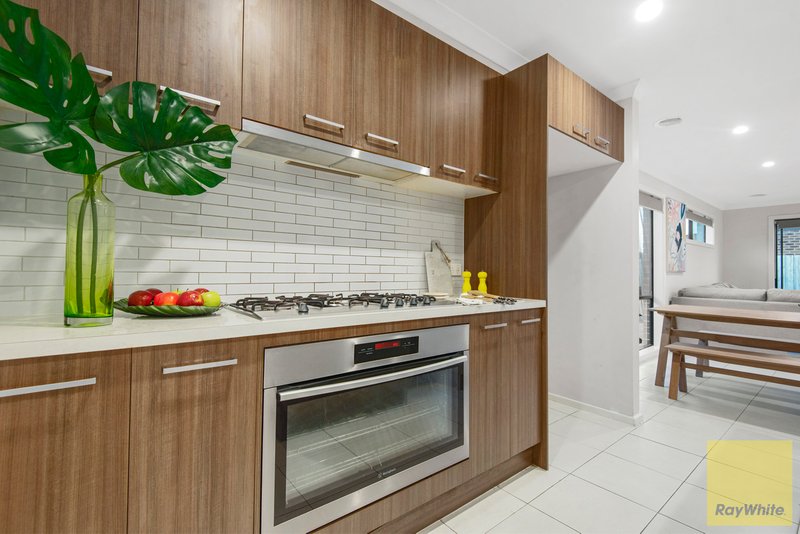 Photo - 14 Pillar Road, Wyndham Vale VIC 3024 - Image 7