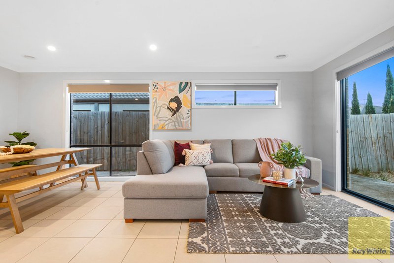 Photo - 14 Pillar Road, Wyndham Vale VIC 3024 - Image 13