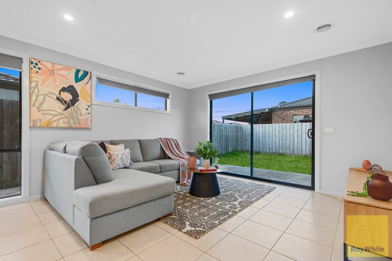 Photo - 14 Pillar Road, Wyndham Vale VIC 3024 - Image 14