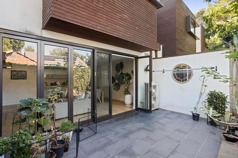 Photo - 14 Pin Oak Court, Canterbury VIC 3126 - Image 5