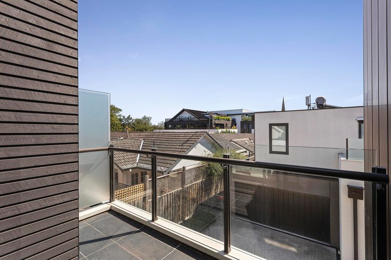 Photo - 14 Pin Oak Court, Canterbury VIC 3126 - Image 6