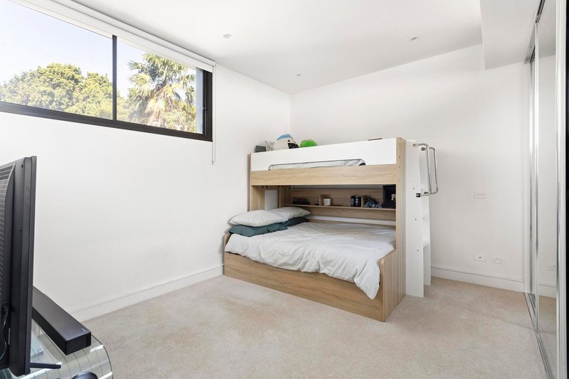 Photo - 14 Pin Oak Court, Canterbury VIC 3126 - Image 9