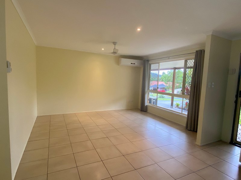 Photo - 14 Pinehill Drive, Oxenford QLD 4210 - Image 2
