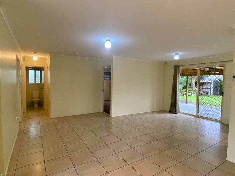 Photo - 14 Pinehill Drive, Oxenford QLD 4210 - Image 3