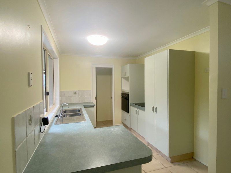 Photo - 14 Pinehill Drive, Oxenford QLD 4210 - Image 4