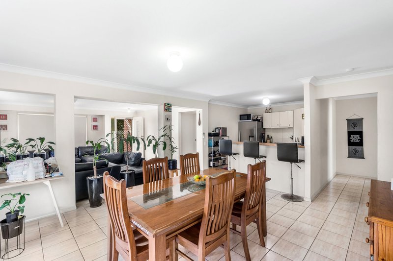 Photo - 14 Pinewood Street, Wynnum West QLD 4178 - Image 2