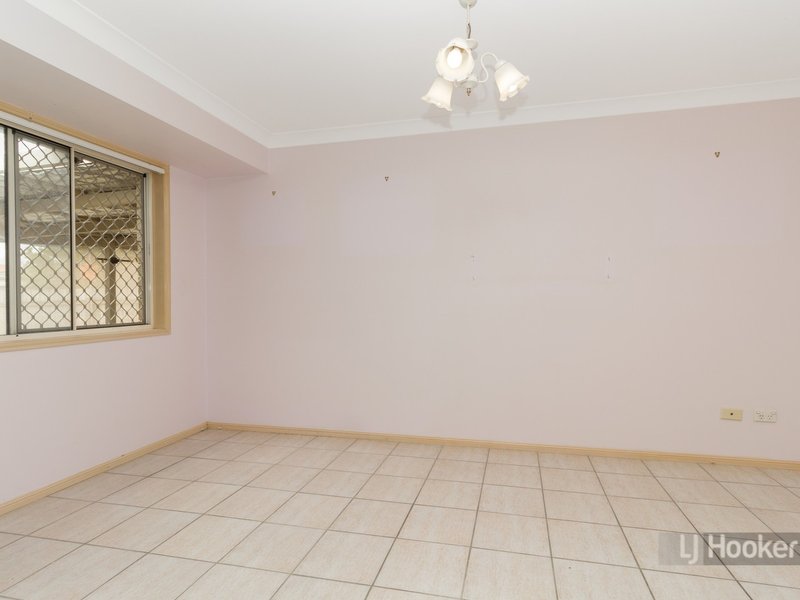 Photo - 14 Pinnacle Close, Regents Park QLD 4118 - Image 7