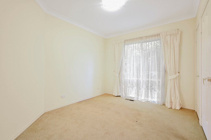 Photo - 14 Pioneers Crescent, Pakenham VIC 3810 - Image 9