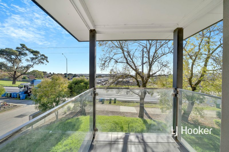 Photo - 14 Pistachio Close, Hampton Park VIC 3976 - Image 13