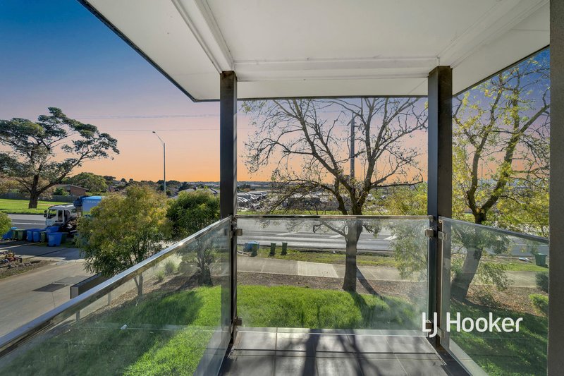 Photo - 14 Pistachio Close, Hampton Park VIC 3976 - Image 14