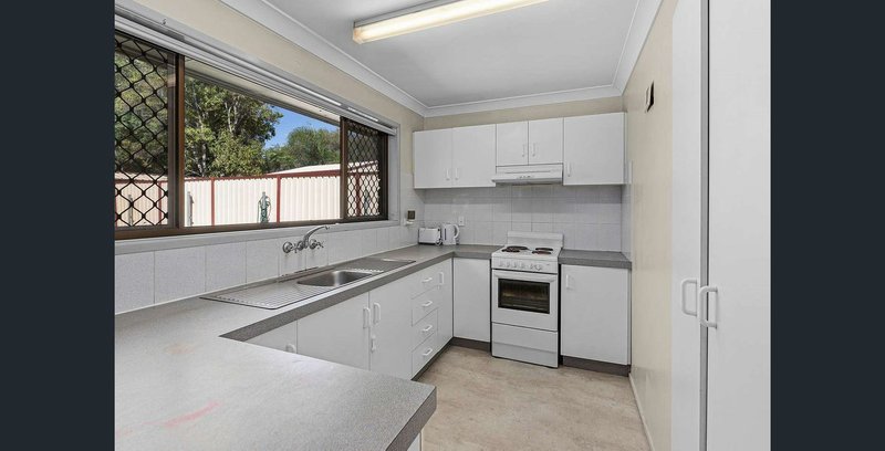 Photo - 1/4 Pitcairn Street, Raceview QLD 4305 - Image 2