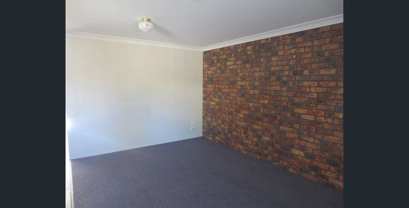 Photo - 1/4 Pitcairn Street, Raceview QLD 4305 - Image 3