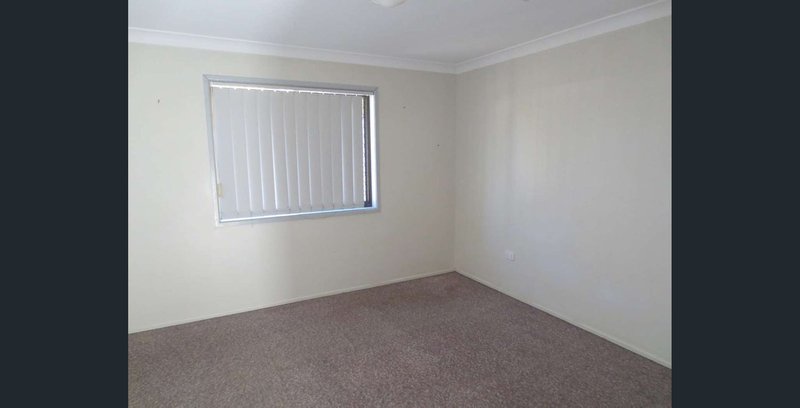 Photo - 1/4 Pitcairn Street, Raceview QLD 4305 - Image 4