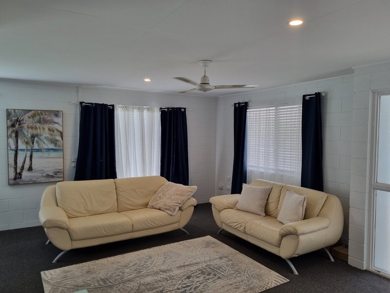 Photo - 14 Polmaise Street, Boyne Island QLD 4680 - Image 2