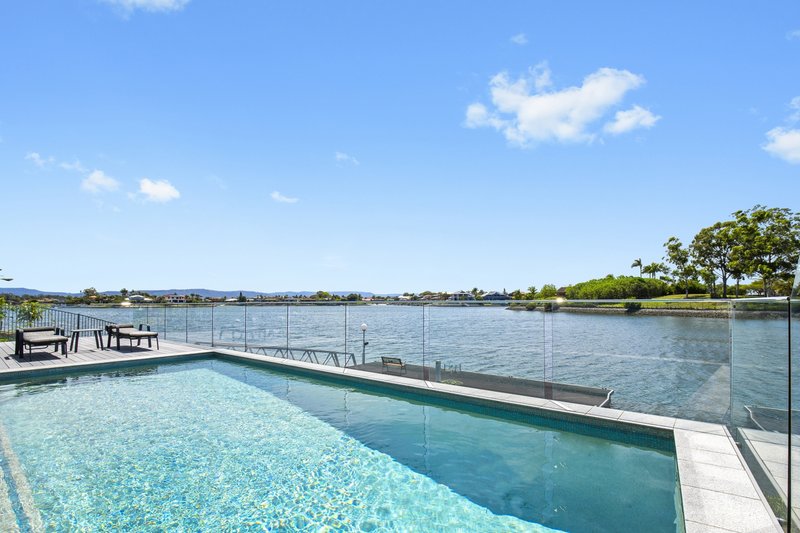 Photo - 14 Port Drive, Mermaid Waters QLD 4218 - Image 24