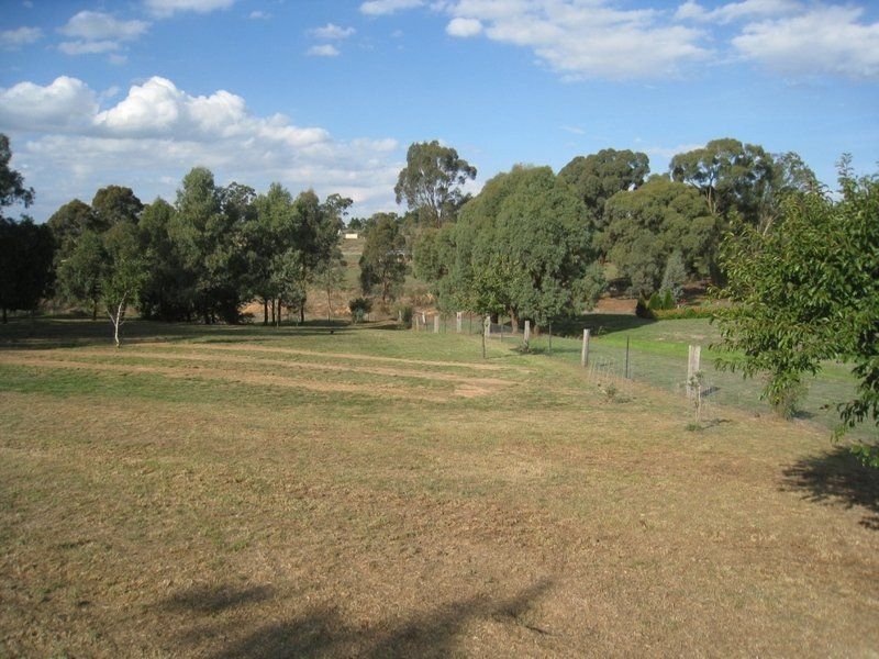 Photo - 14 Preshaw St , Castlemaine VIC 3450 - Image 12