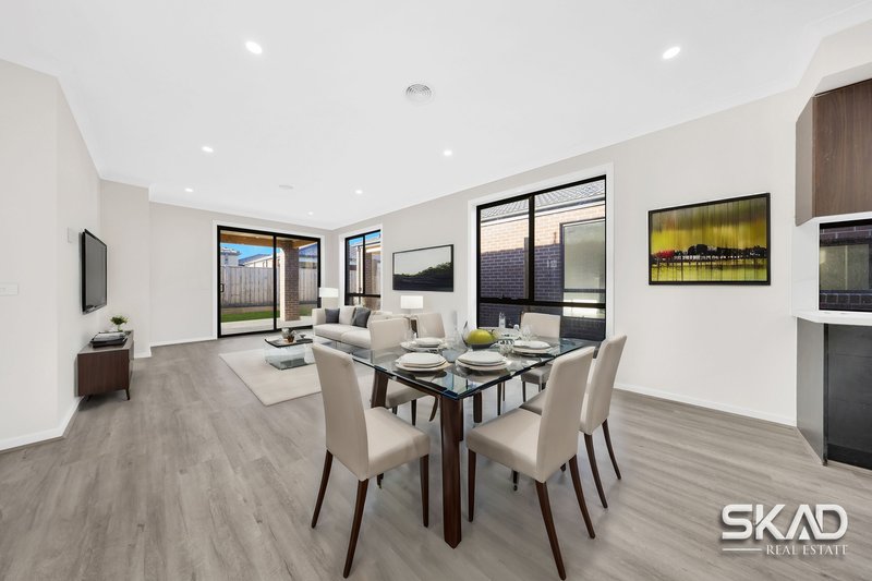 Photo - 14 Radiata Street, Beveridge VIC 3753 - Image 5