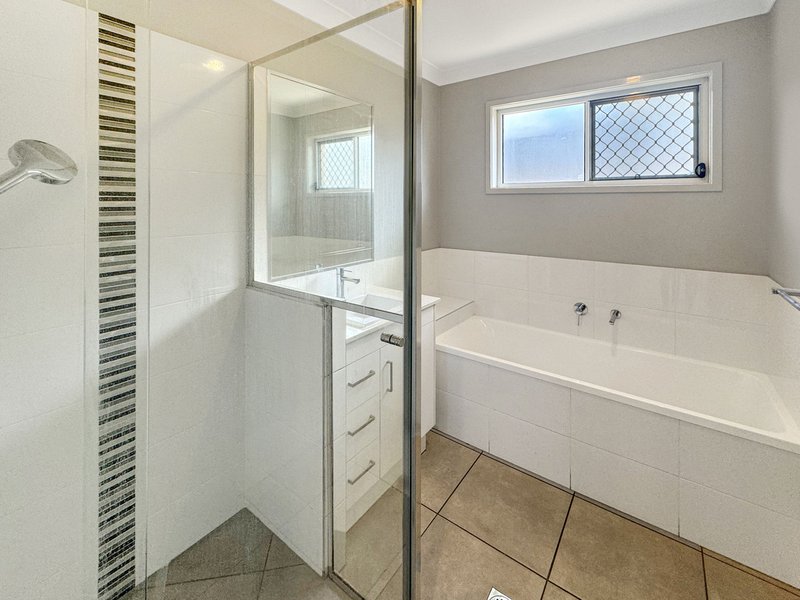 Photo - 1/4 Radmila Court, Bellbird Park QLD 4300 - Image 11