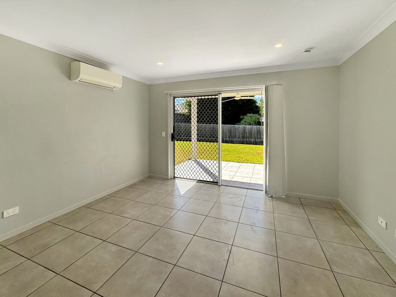 Photo - 1/4 Radmila Court, Bellbird Park QLD 4300 - Image 4