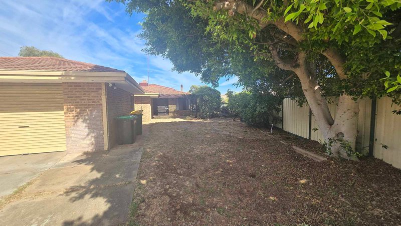 Photo - 14 Rae Road, Safety Bay WA 6169 - Image 14