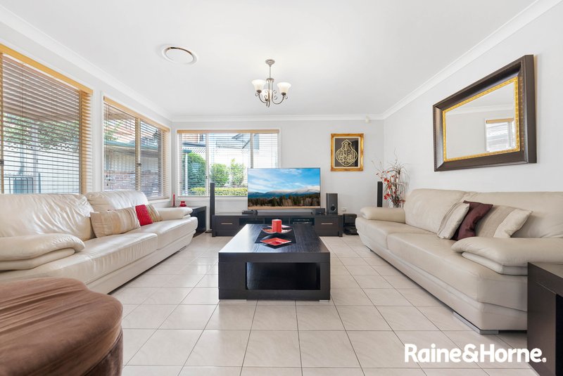 Photo - 14 Rainham Circuit, West Hoxton NSW 2171 - Image 2