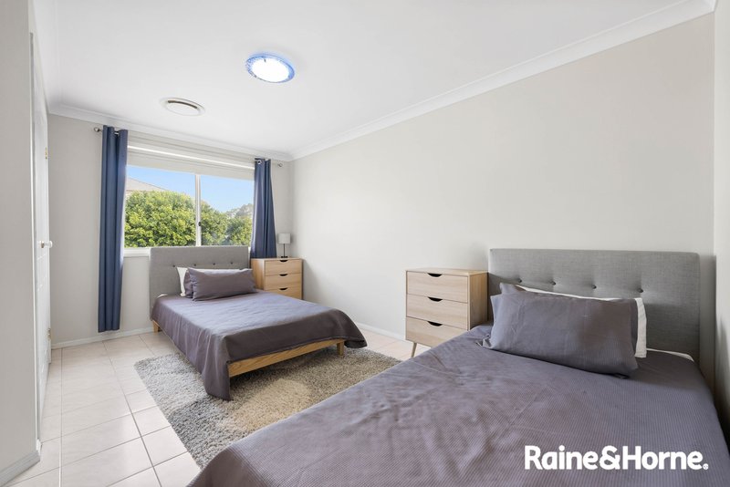 Photo - 14 Rainham Circuit, West Hoxton NSW 2171 - Image 10