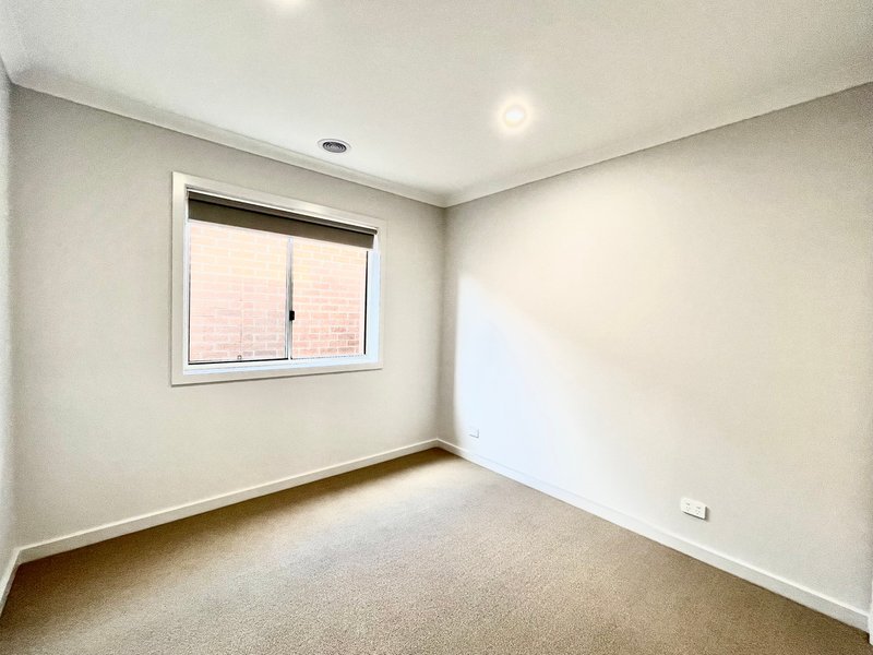 Photo - 14 Rangipo Street, Truganina VIC 3029 - Image 7