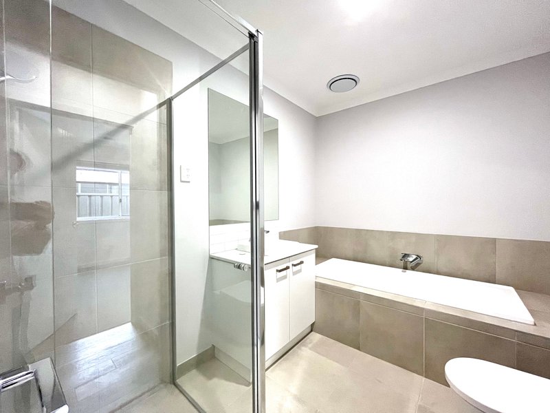 Photo - 14 Rangipo Street, Truganina VIC 3029 - Image 12