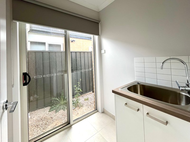 Photo - 14 Rangipo Street, Truganina VIC 3029 - Image 13
