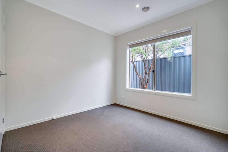 Photo - 14 Rappel Street, Greenvale VIC 3059 - Image 11