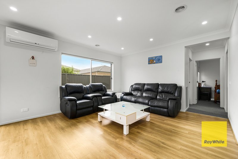 Photo - 14 Rathdowne Road, Werribee VIC 3030 - Image 6