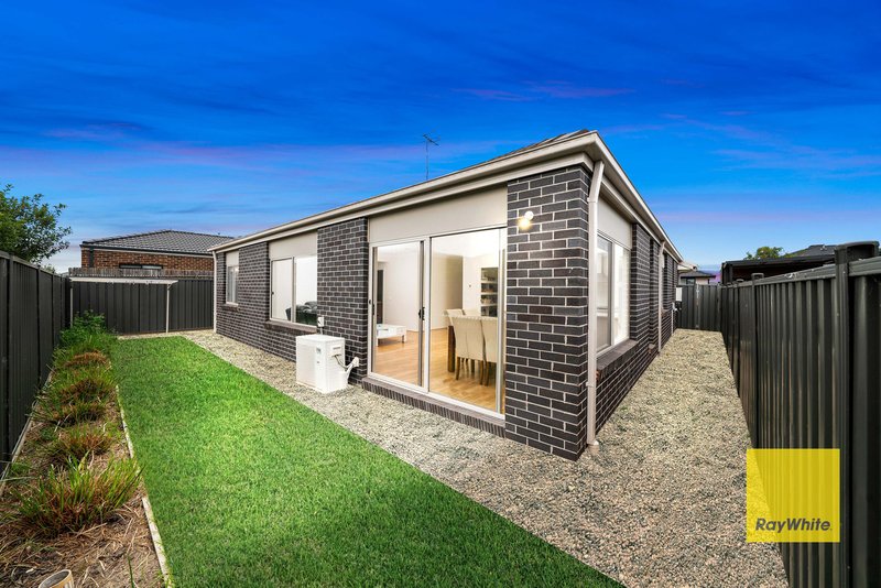 Photo - 14 Rathdowne Road, Werribee VIC 3030 - Image 17