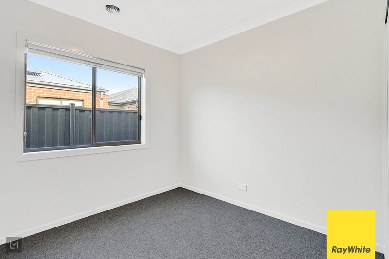 Photo - 14 Rathdowne Road, Werribee VIC 3030 - Image 9