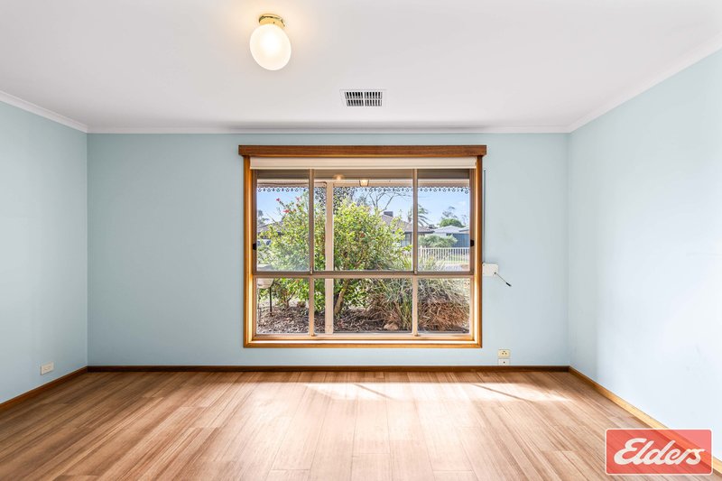 Photo - 14 Rau Avenue, Evanston SA 5116 - Image 9