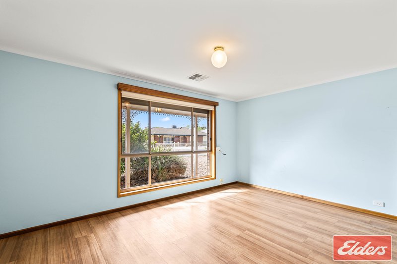 Photo - 14 Rau Avenue, Evanston SA 5116 - Image 10