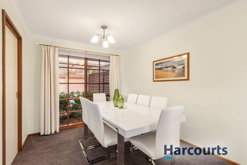 Photo - 14 Rebecca Court, Wantirna South VIC 3152 - Image 4