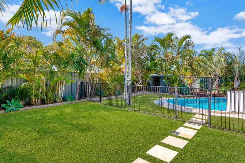 Photo - 14 Redleaf Court, Burleigh Waters QLD 4220 - Image 12