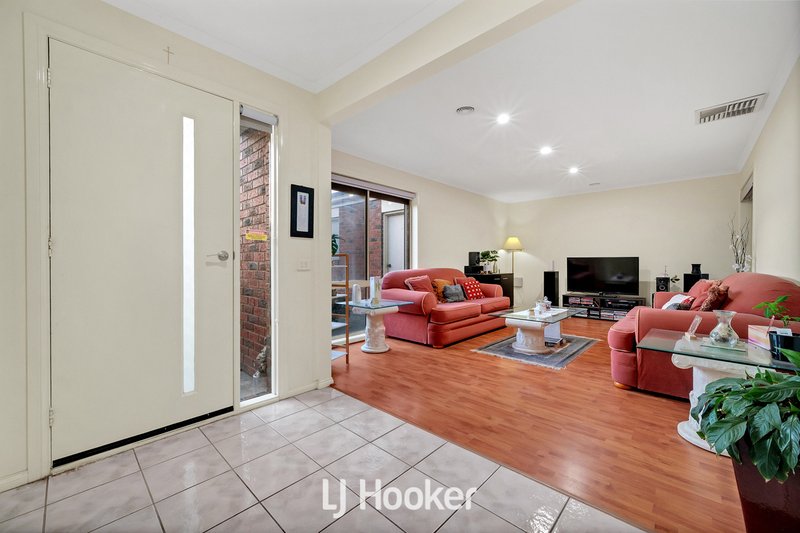 Photo - 14 Redwood Avenue, Hampton Park VIC 3976 - Image 3