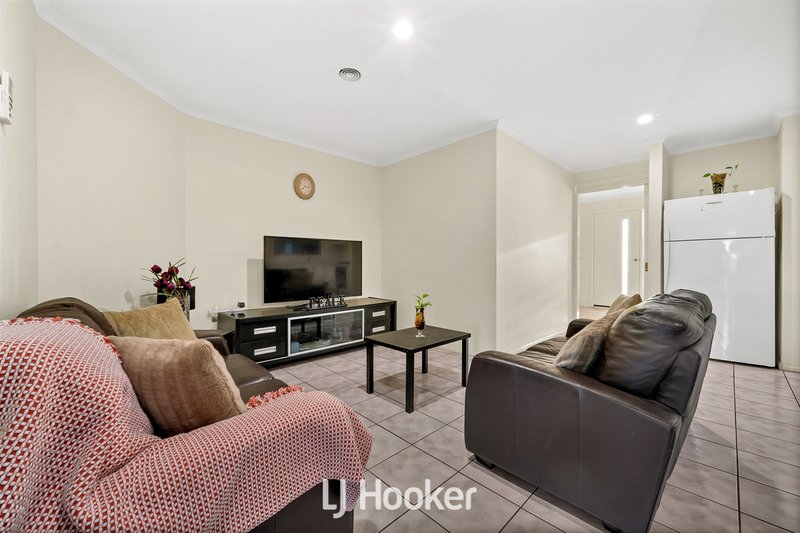 Photo - 14 Redwood Avenue, Hampton Park VIC 3976 - Image 5