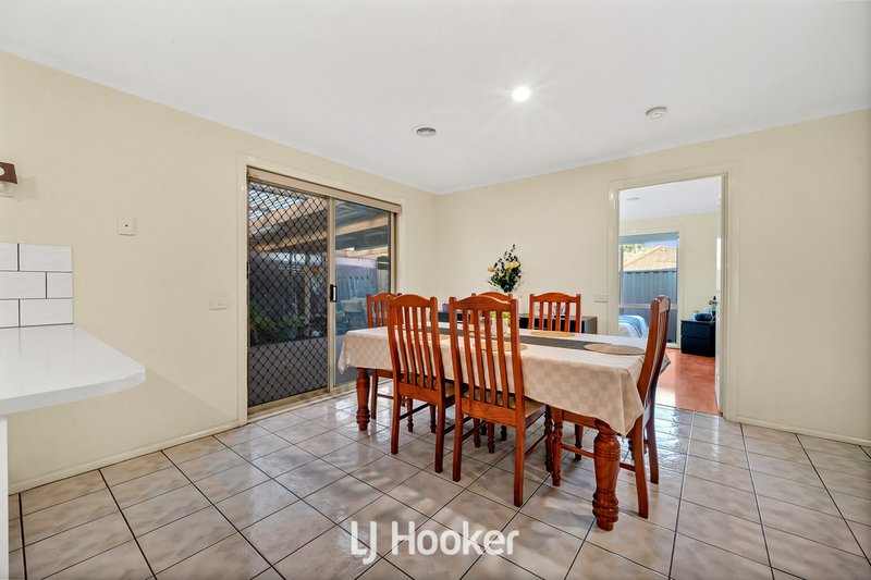 Photo - 14 Redwood Avenue, Hampton Park VIC 3976 - Image 7