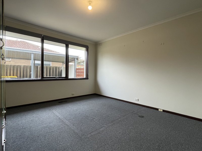 Photo - 14 Regal Avenue, Thomastown VIC 3074 - Image 5