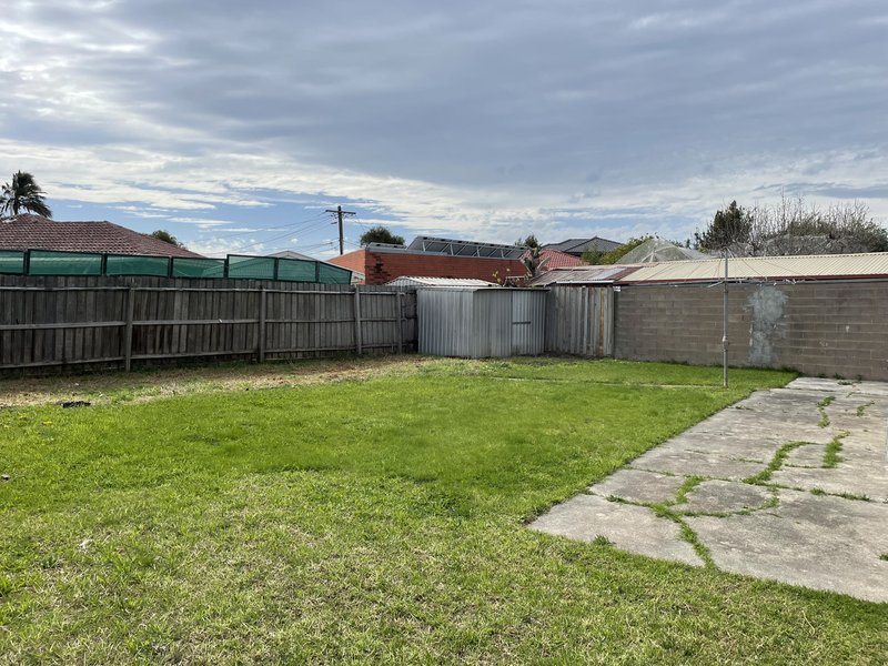 Photo - 14 Regal Avenue, Thomastown VIC 3074 - Image 9