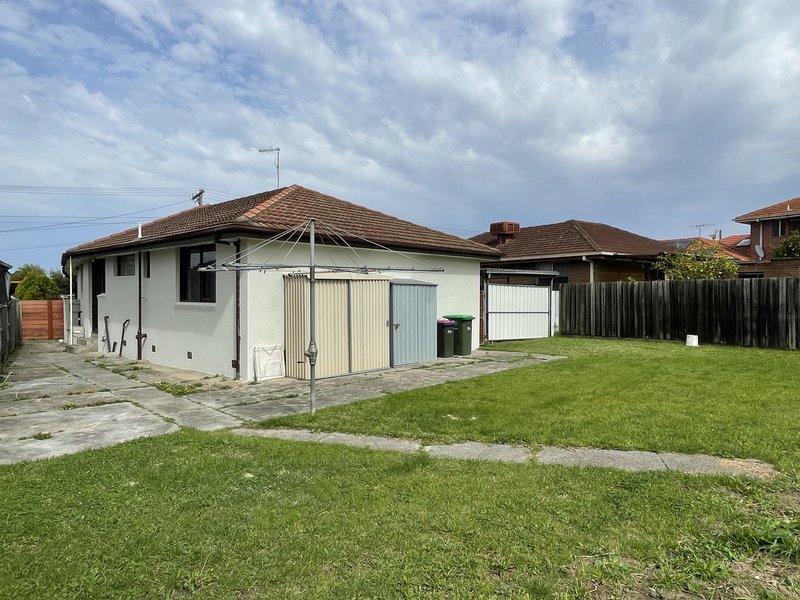 Photo - 14 Regal Avenue, Thomastown VIC 3074 - Image 10